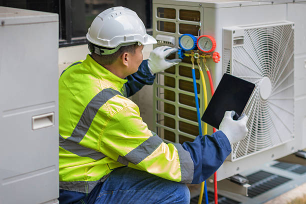 Professional Ac Installation technician working in Fresno, TX
